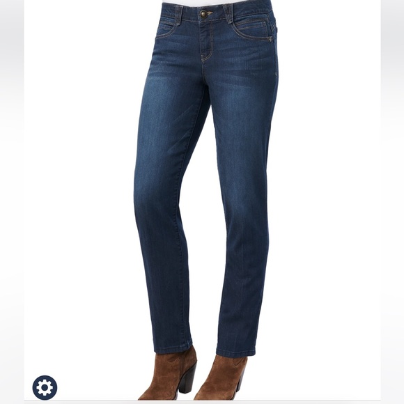 Democracy Denim - New Democracy Indigo Wash "Ab"solution® Straight Leg Jean size 4